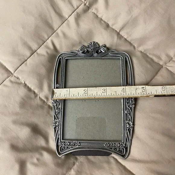 Elegant Silver Pewter Photo Frame Set. OSP - Picture 4 of 6